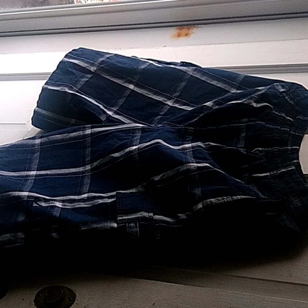 Y2k shaka wear shorts Mens size large blue plaid - Picture 1 of 6
